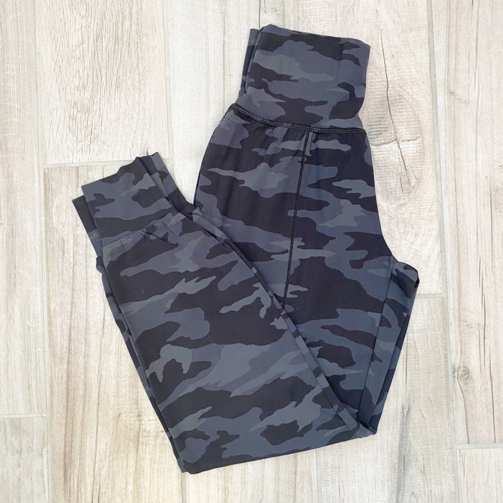 Athleta Salutation Black Camo Joggers